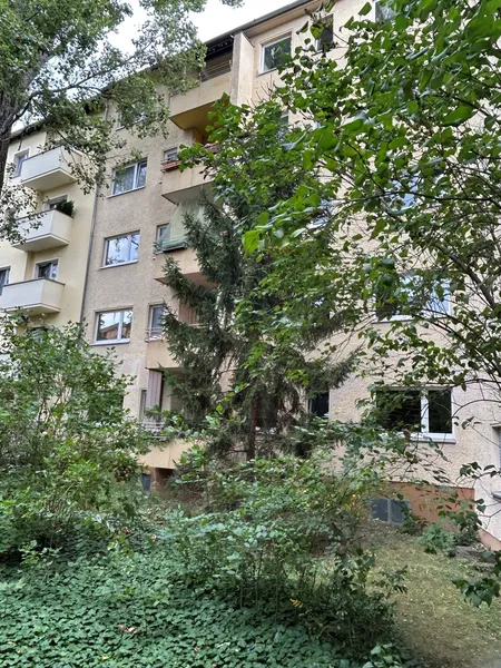 Gemütliche 3-Zimmer-Wohnung mit Balkon und Gartenblick in ruhiger Lage — photo 1